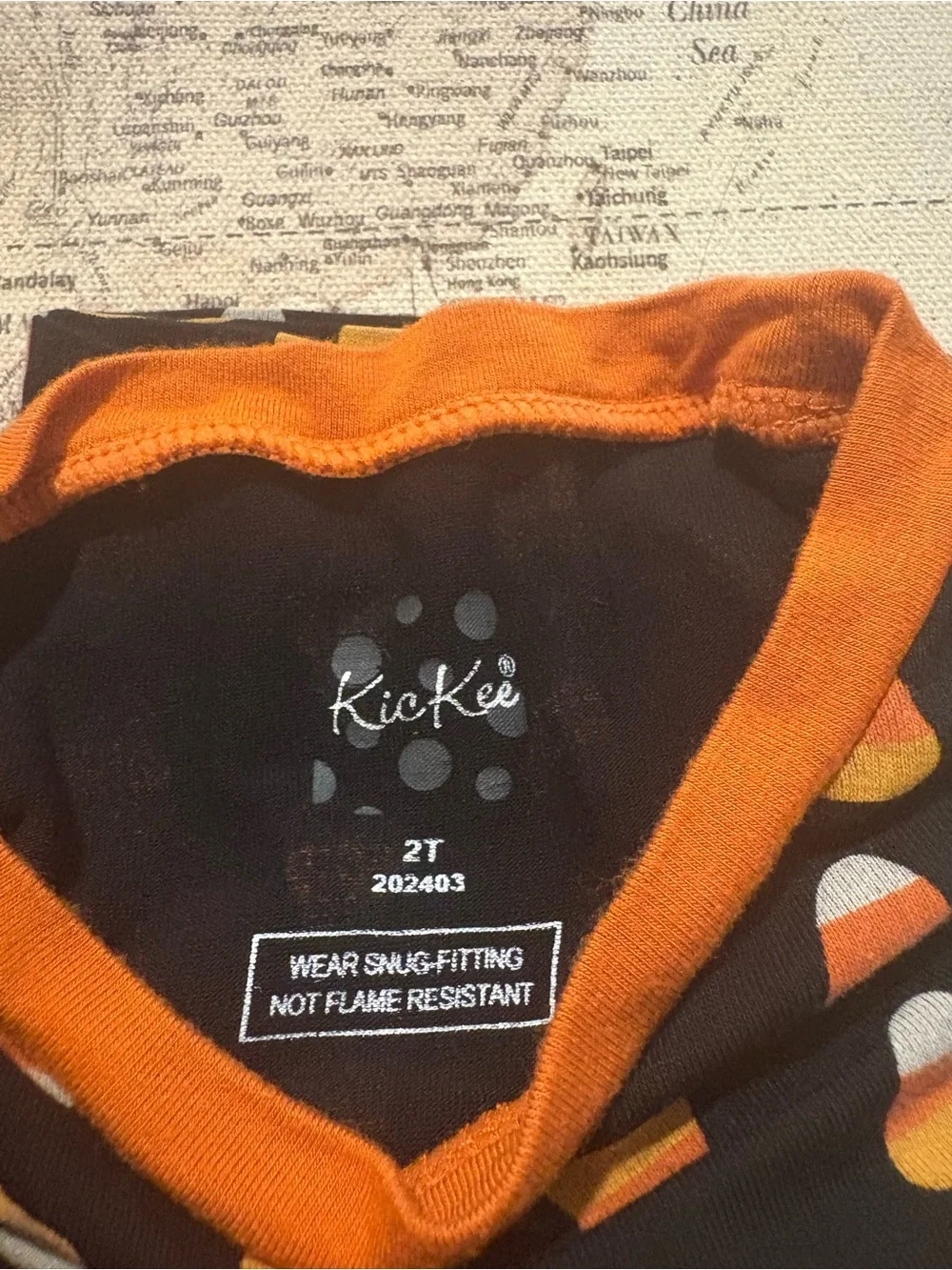Kickee Pants Spooktacular Pajama Set Size 2T “Midnight Candy Corn”